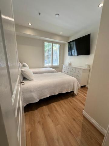 Irvine Gem Luxury Condo Near Irvine Business & Uci Hospital Екстер'єр фото